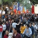 國(guó)慶首日景點(diǎn)人從眾，警察蜀黍們忙不停，部分熱門景點(diǎn)啟用預(yù)約機(jī)制